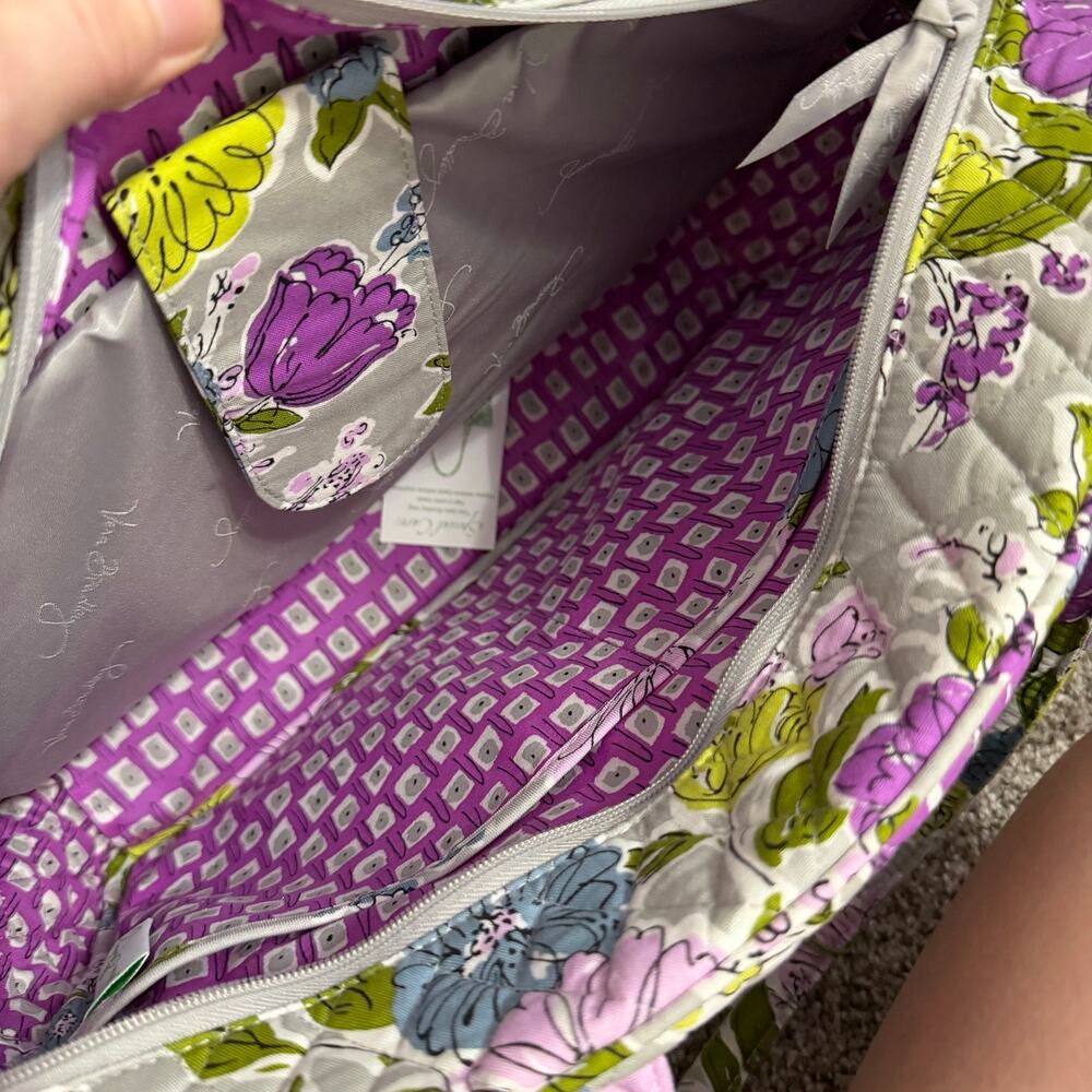 New with tag Vera Bradley overnight tote secure cute paisley colorful sturdy - Picture 6 of 11